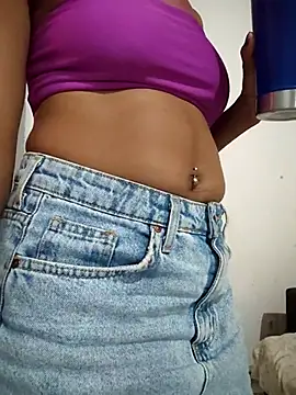 Julia Pretinha online show from 15, 3, 2025