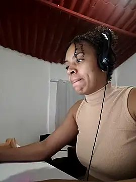 Julia Pretinha online show from 23, 9, 2025