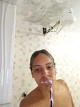 Julia Pretinha online show from 4, 10, 2025