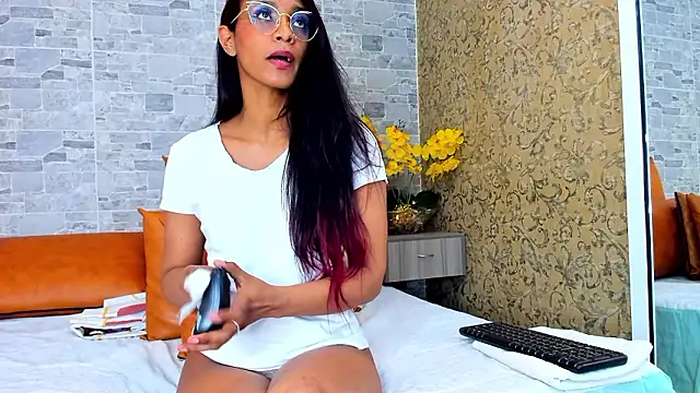 ZoeSmitth online show from 3, 12, 2024