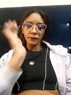Snapshot of ZoeSmitth chatting on 8, 4, 2026 ZoeSmitth online show from 8, 4, 2026
