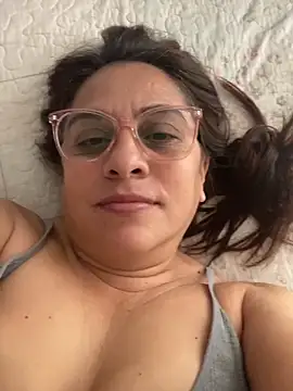 Snapshot of brendasexywet chatting on 28, 10, 2025 brendasexywet online show from 28, 10, 2025