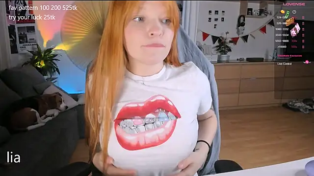 Snapshot of lil_lia chatting on 19, 9, 2025 lil lia online show from 19, 9, 2025