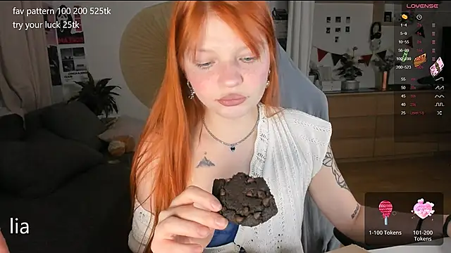 Snapshot of lil_lia chatting on 24, 9, 2025 lil lia online show from 24, 9, 2025