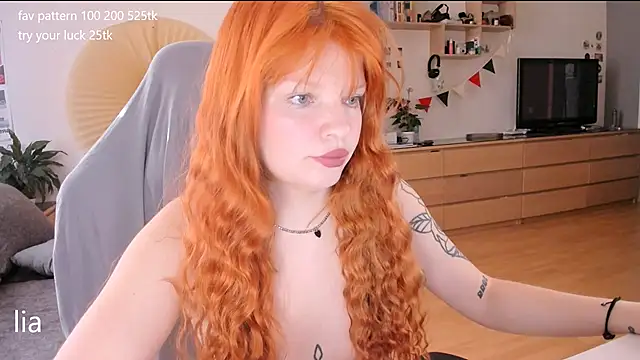 Snapshot of lil_lia chatting on 1, 10, 2025 lil lia online show from 1, 10, 2025