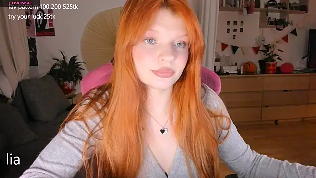 Snapshot of lil_lia chatting on 9, 11, 2025 lil lia online show from 9, 11, 2025