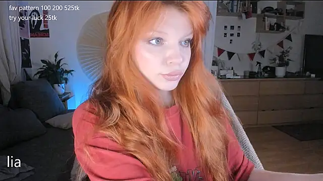 Snapshot of lil_lia chatting on 27, 11, 2025 lil lia online show from 27, 11, 2025