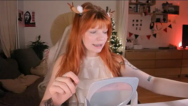 Snapshot of lil_lia chatting on 18, 12, 2025 lil lia online show from 18, 12, 2025