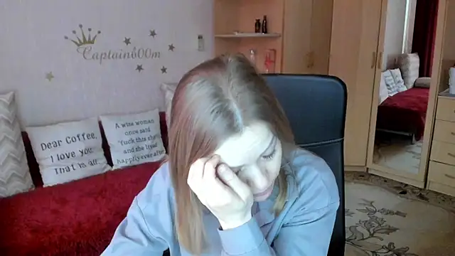 SilviaEyes online show from 5, 3, 2025