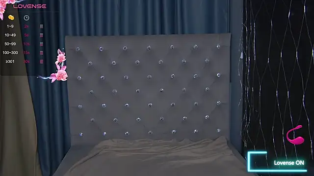 EmilyKents online show from 10, 10, 2025