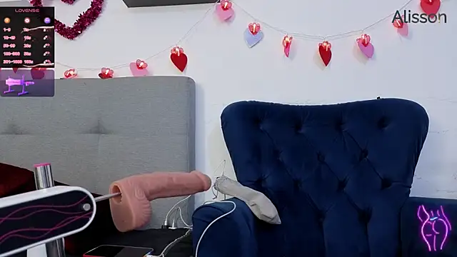 Snapshot of alissonandamy chatting on 18, 9, 2025 alissonandamy online show from 18, 9, 2025