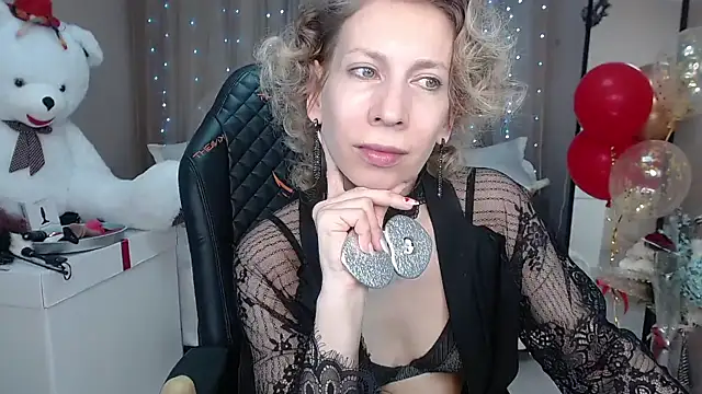 Snapshot of AdrianaSea chatting on 5, 2, 2025 AdrianaSea online show from 5, 2, 2025