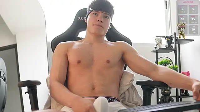 Max cortes1 online show from 22, 10, 2025