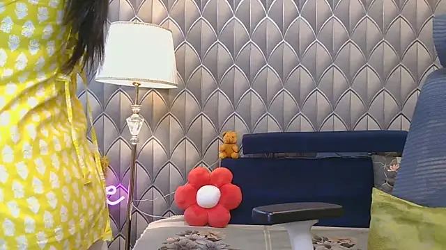 Snapshot of Mishika_Gill chatting on 4, 6, 2026 Mishika Gill online show from 4, 6, 2026
