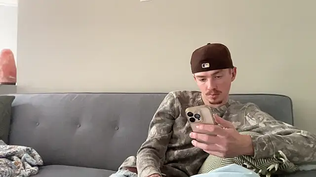 Snapshot of younghungginger chatting on 13, 11, 2025 younghungginger online show from 13, 11, 2025