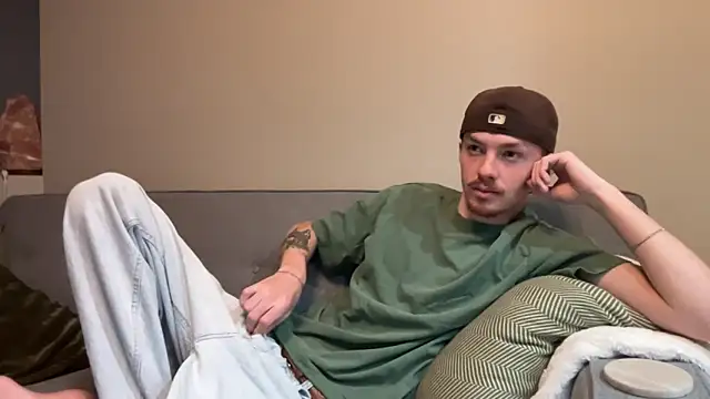 Snapshot of younghungginger chatting on 14, 11, 2025 younghungginger online show from 14, 11, 2025