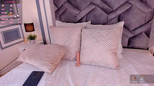 SamanthaClay online show from 7, 1, 2025