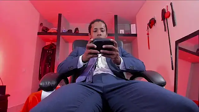 Snapshot of AlejoKhalifa_ chatting on 13, 5, 2026 AlejoKhalifa online show from 13, 5, 2026