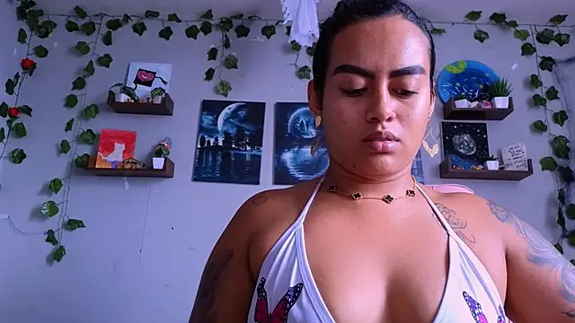 macey elliot  online show from 2, 12, 2025