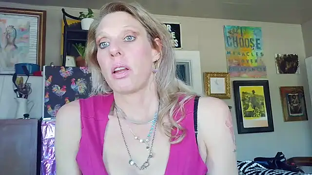 Snapshot of Glamazonx chatting on 7, 3, 2026 Glamazonx online show from 7, 3, 2026