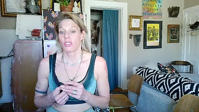 Snapshot of Glamazonx chatting on 17, 3, 2026 Glamazonx online show from 17, 3, 2026