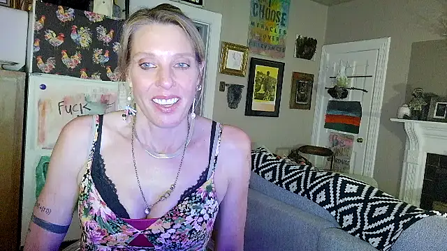 Snapshot of Glamazonx chatting on 23, 3, 2026 Glamazonx online show from 23, 3, 2026