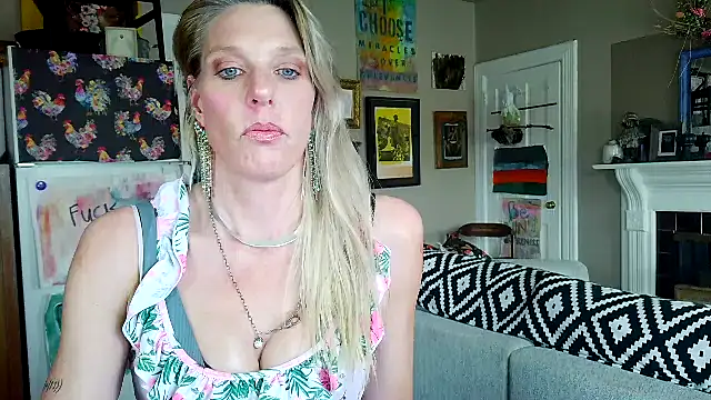 Snapshot of Glamazonx chatting on 23, 3, 2026 Glamazonx online show from 23, 3, 2026