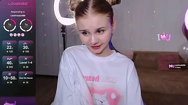 Snapshot of Britney_Lynch chatting on 14, 12, 2024 Britney Lynch online show from 14, 12, 2024