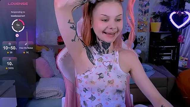 Britney Lynch online show from 26, 9, 2025