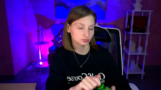 Snapshot of EllaHorton chatting on 2, 3, 2026 EllaHorton online show from 2, 3, 2026