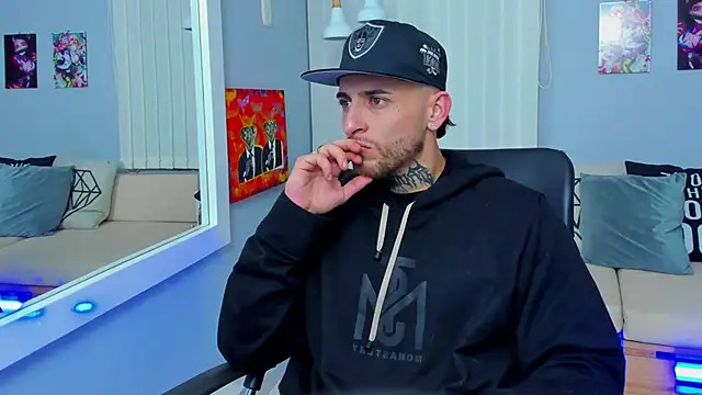 Snapshot of Drako_Lamar chatting on 17, 12, 2024 Drako Lamar online show from 17, 12, 2024