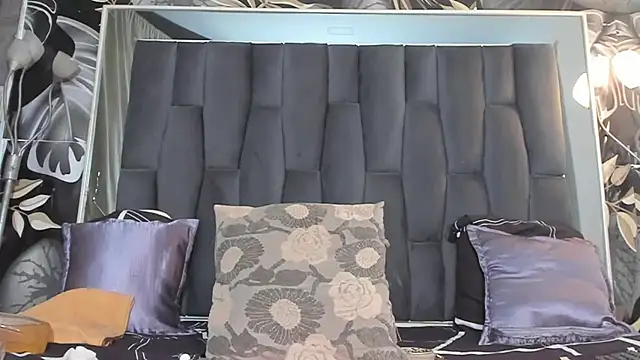 hot milkbitch online show from 7, 2, 2025