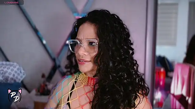 Snapshot of paula_daniela1 chatting on 4, 5, 2026 paula daniela1 online show from 4, 5, 2026