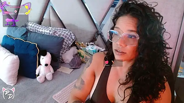 Snapshot of paula_daniela1 chatting on 18, 5, 2026 paula daniela1 online show from 18, 5, 2026