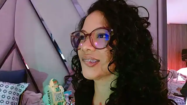 Snapshot of paula_daniela1 chatting on 7, 6, 2026 paula daniela1 online show from 7, 6, 2026