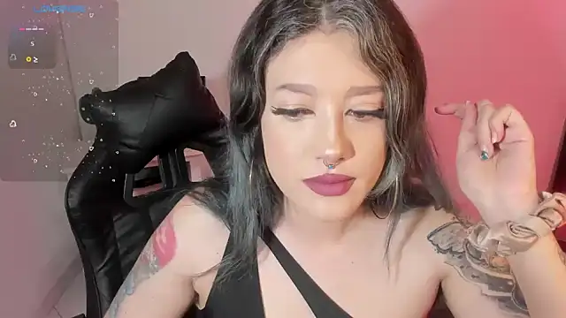 Snapshot of kat_apple chatting on 28, 10, 2025 kat apple online show from 28, 10, 2025