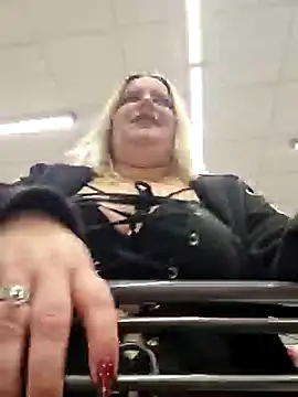Snapshot of Curvy_Lucy chatting on 17, 12, 2024 Curvy Lucy online show from 17, 12, 2024