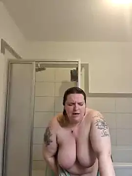 Snapshot of Curvy_Lucy chatting on 25, 1, 2025 Curvy Lucy online show from 25, 1, 2025