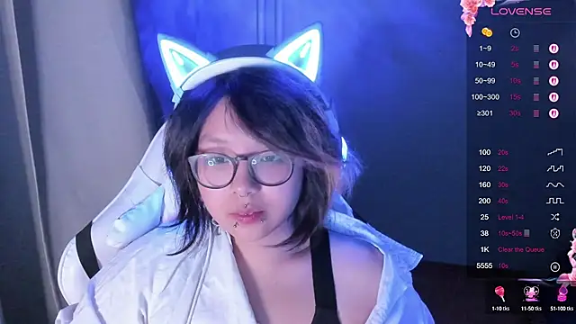 Snapshot of maydaykimmy chatting on 2, 10, 2025 maydaykimmy online show from 2, 10, 2025