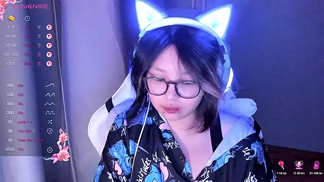 Snapshot of maydaykimmy chatting on 28, 10, 2025 maydaykimmy online show from 28, 10, 2025