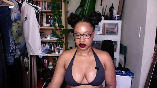 Snapshot of goddessdaisysky chatting on 14, 9, 2025 goddessdaisysky online show from 14, 9, 2025