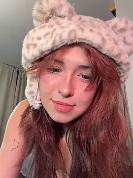 Evangeline Lawrence  online show from 27, 3, 2026