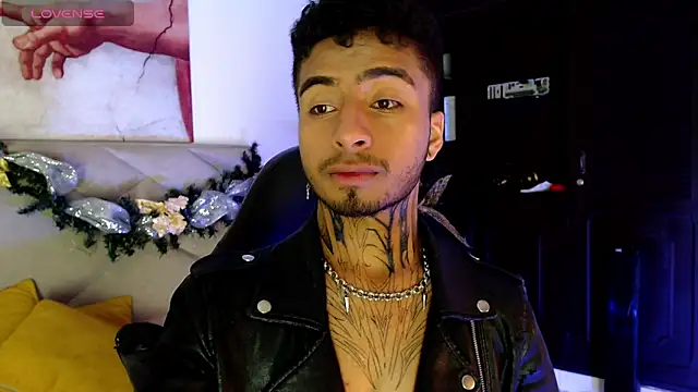 Snapshot of JuanCamiilo_66 chatting on 10, 12, 2024 JuanCamiilo 66 online show from 10, 12, 2024