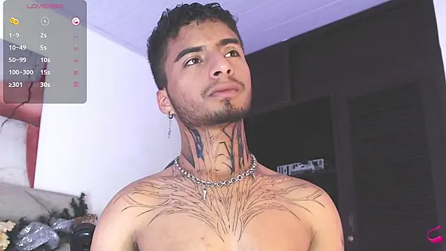 Snapshot of JuanCamiilo_66 chatting on 10, 12, 2024 JuanCamiilo 66 online show from 10, 12, 2024