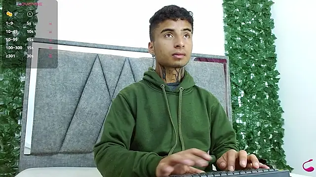 Snapshot of JuanCamiilo_66 chatting on 17, 12, 2024 JuanCamiilo 66 online show from 17, 12, 2024