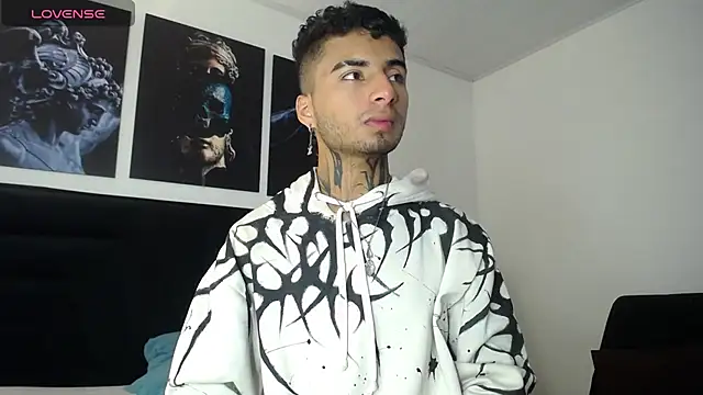 Snapshot of JuanCamiilo_66 chatting on 10, 1, 2025 JuanCamiilo 66 online show from 10, 1, 2025