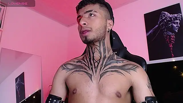 Snapshot of JuanCamiilo_66 chatting on 14, 2, 2025 JuanCamiilo 66 online show from 14, 2, 2025