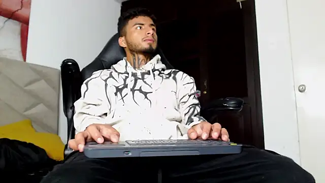 Snapshot of JuanCamiilo_66 chatting on 14, 3, 2025 JuanCamiilo 66 online show from 14, 3, 2025