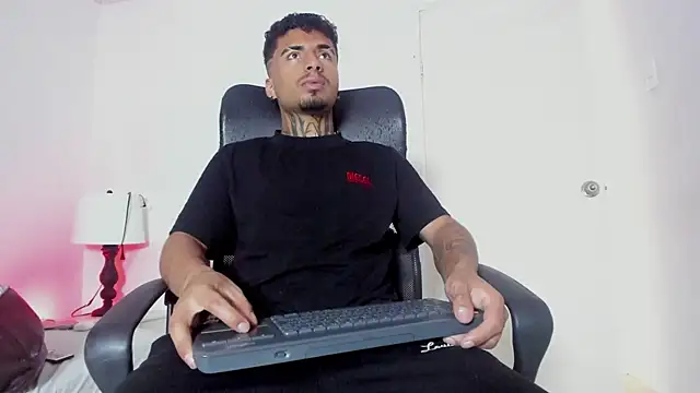 Snapshot of JuanCamiilo_66 chatting on 18, 3, 2026 JuanCamiilo 66 online show from 18, 3, 2026