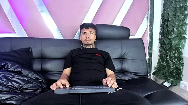 Snapshot of JuanCamiilo_66 chatting on 20, 3, 2026 JuanCamiilo 66 online show from 20, 3, 2026